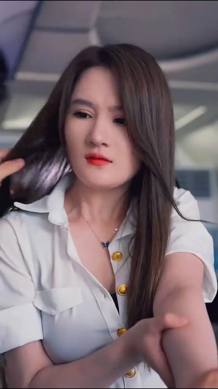 《绝色总裁的贴身保镖》：护花使者与霸道总裁的浪漫邂逅